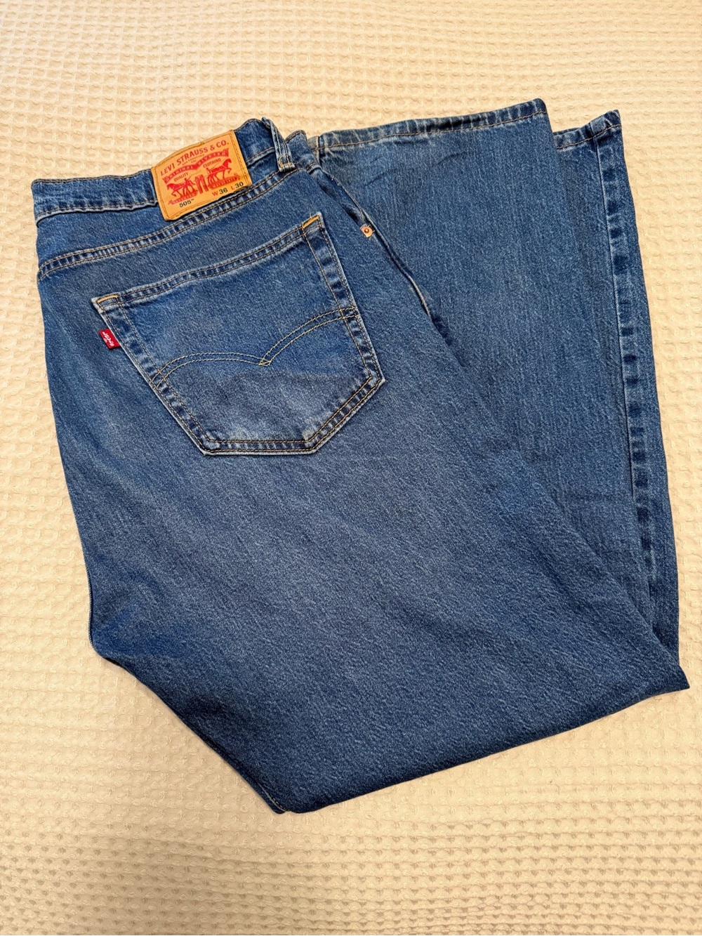 Levi's Men's Dark Blue Relaxed Denim Jeans